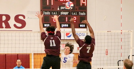 MEN'S VOLLEYBALL LOSES CLOSE BATTLE WITH SANTA MONICA